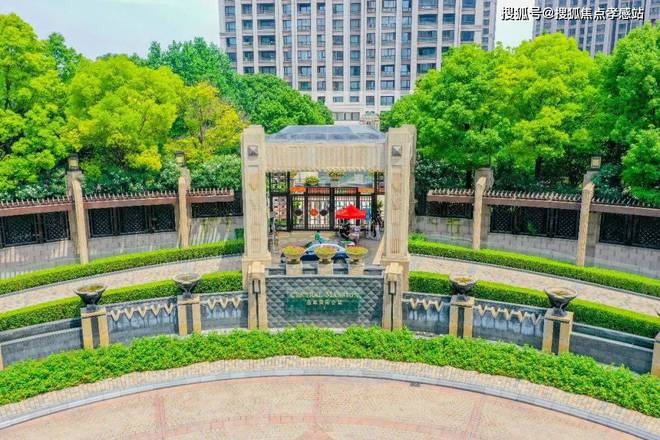 站 品尊国际售楼处发布：品质生活新高度ayx爱游戏体育网页版入口品尊国际网(图5)