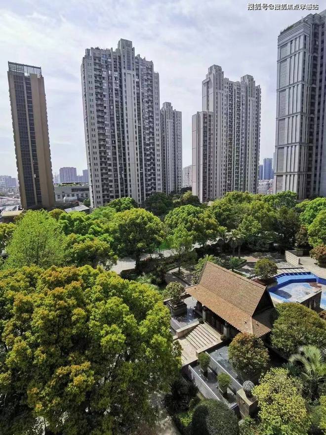 站 品尊国际售楼处发布：品质生活新高度ayx爱游戏体育网页版入口品尊国际网(图22)