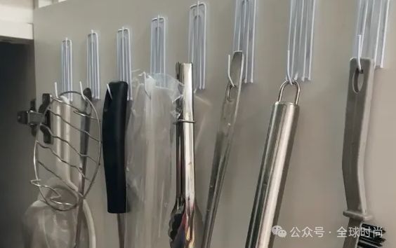 太聪明了一年省下几百元看完赶紧试一试爱游戏ayx网站窗帘挂钩放在厨房真是(图2)
